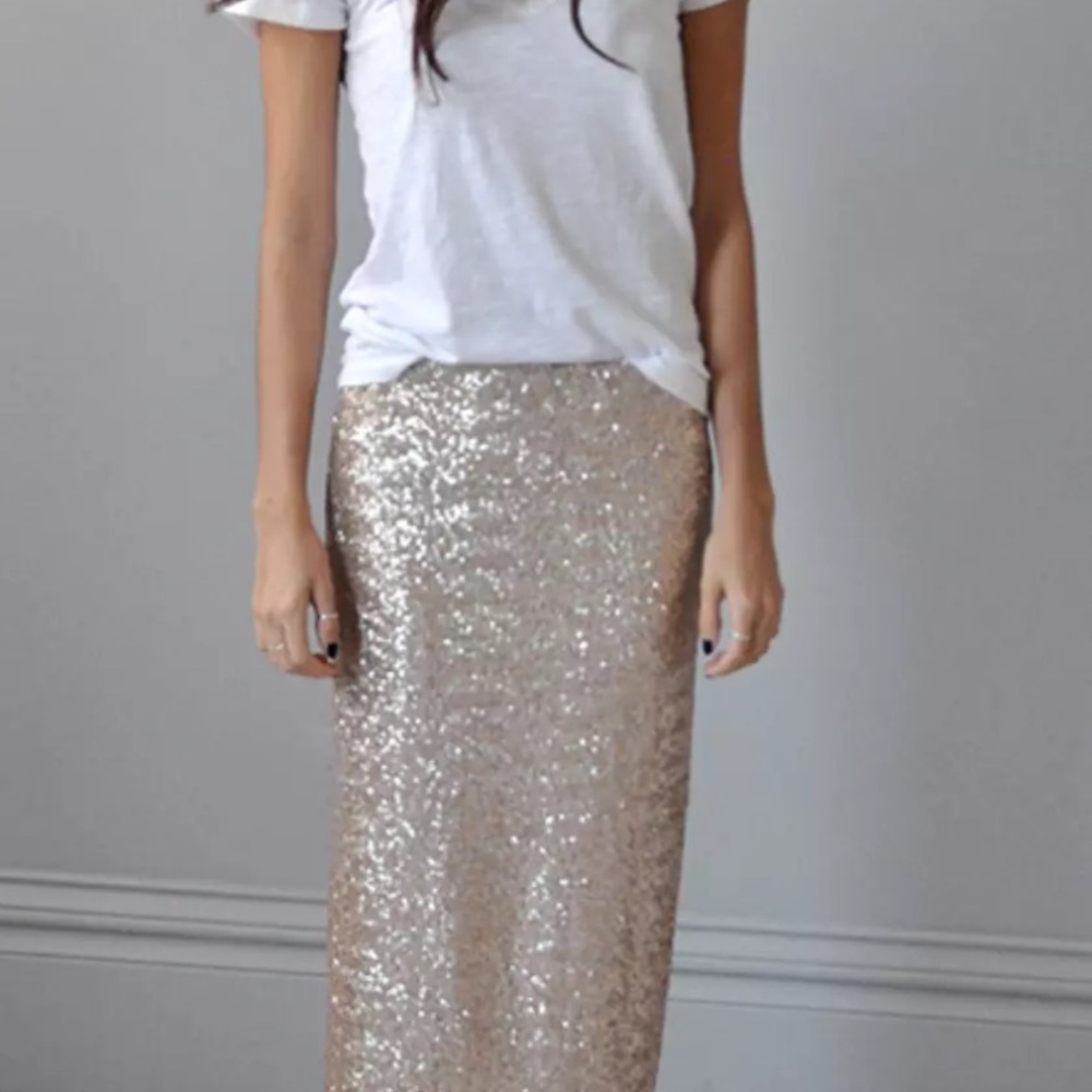Elegant Gold Sequin Skirt - Picture 1 of 11